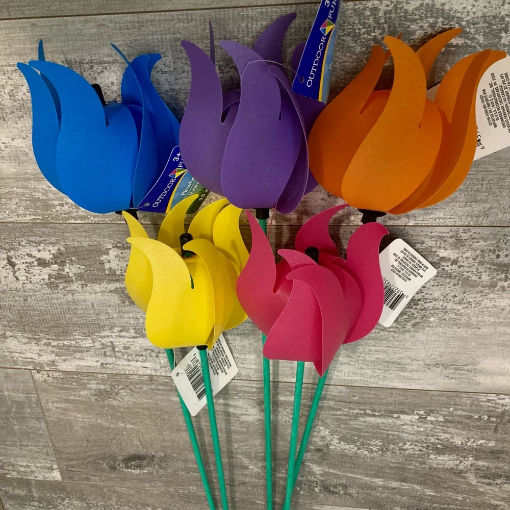 NWT 5 Colorful Wind Spinning Garden Tulip Pinwheels